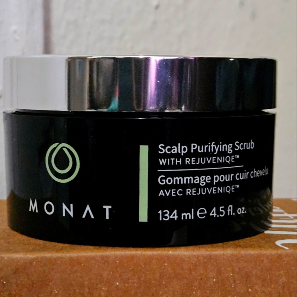 New Scalp purifying scrub with Rejuveniqe Monat